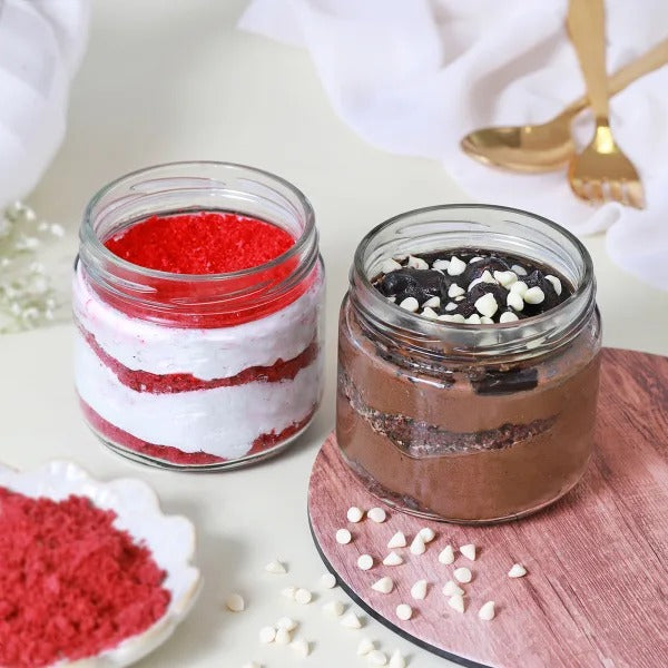 Buy or send Red Velvet & Chocolate Jar Cake online from Bakers Wagon