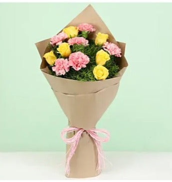 Online 12 Pink & Yellow Flowers Bouquet Delivery with Baker's Wagon