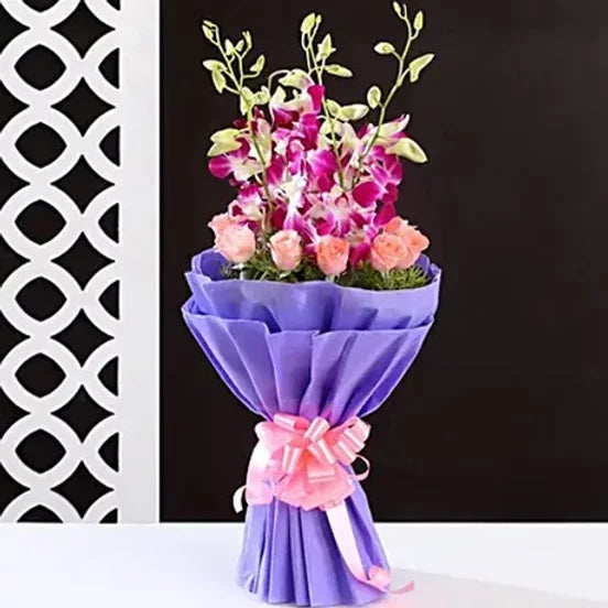 Online Purple and Pink Flowers Bouquet Delivery with Baker's Wagon
